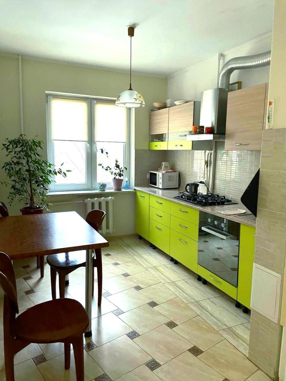 Автовокзал Apartment Rivne Exterior photo